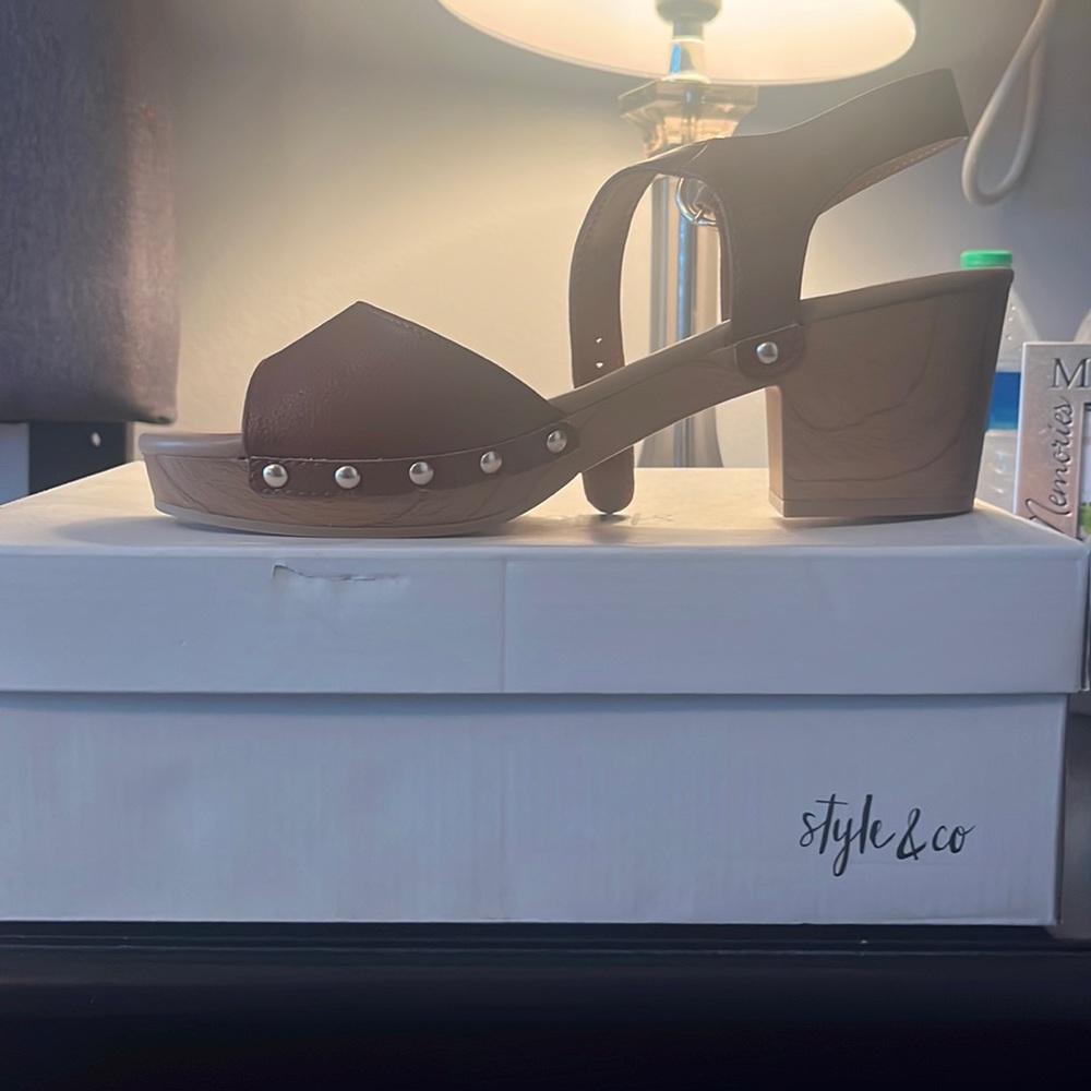 Brand new clogs